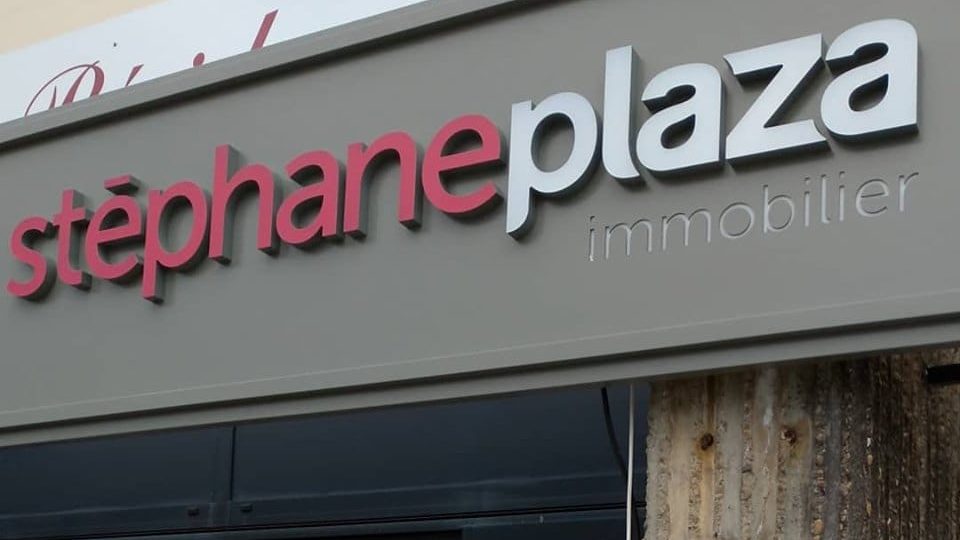 Lire la suite à propos de l’article Enseigne Stéphane PLAZA Capbreton
