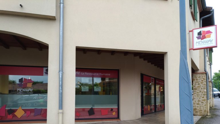 agence-graphics-enseigne-réseaux-franchise-bandeaux-bloc-led-drapeaux-panneau-dax-tarbes-pau-bayonne-arcachon-biganos