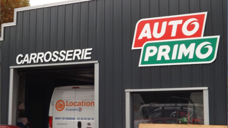 agence-graphics-enseigne-réseaux-franchise-bandeaux-bloc-led-drapeaux-panneau-dibond-marseille-canne-nice-montpellier