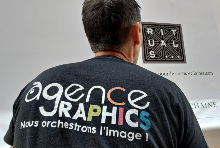 AGENCE GRAPHICS communication enseigne signalétique impression adhesifs palissade pose impression réalisation bordeaux marseille paris cannes nice landes gironde bassin arcachon bordeaux gujan-mestras la teste de buch